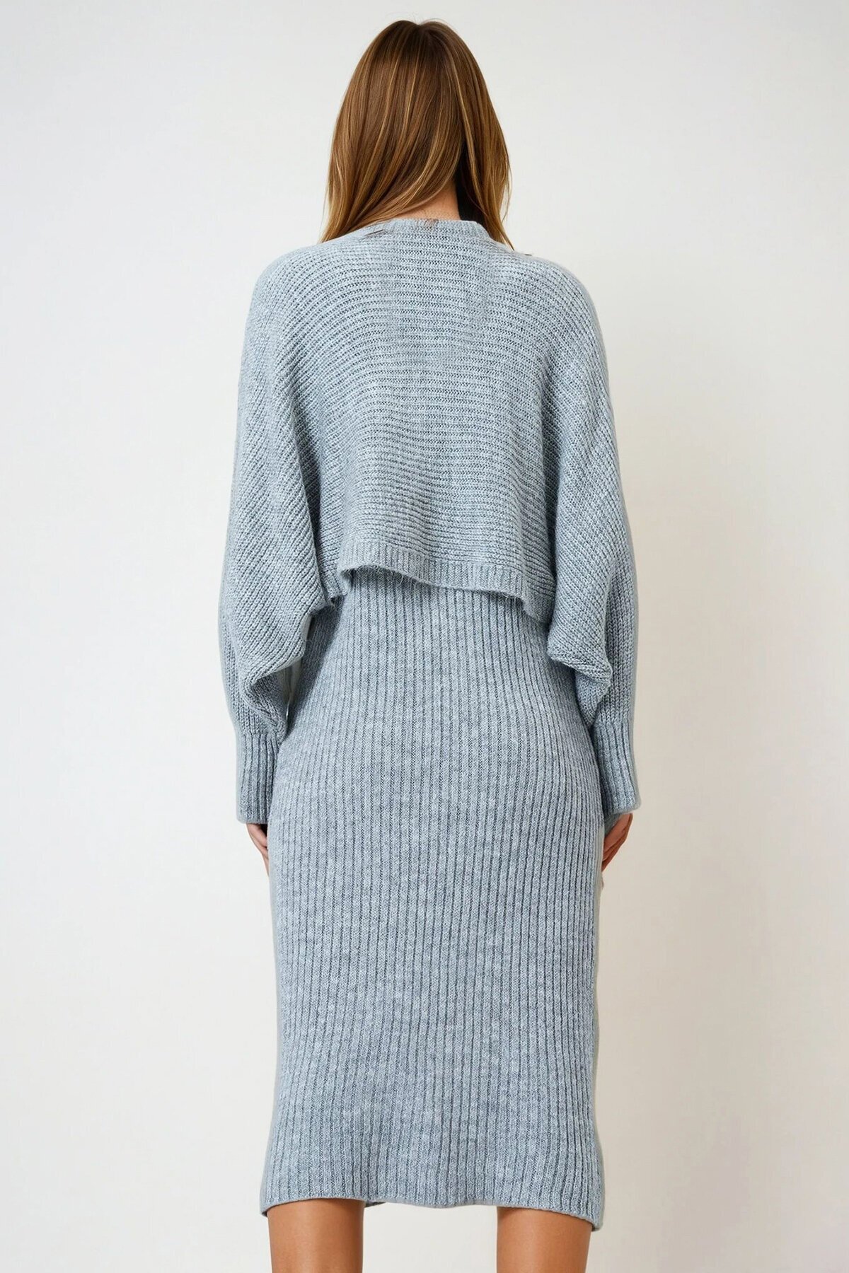 Düğme Kapamalı Crop Hırka ve Ön Arka V Yaka Fitilli Triko Elbise Takım