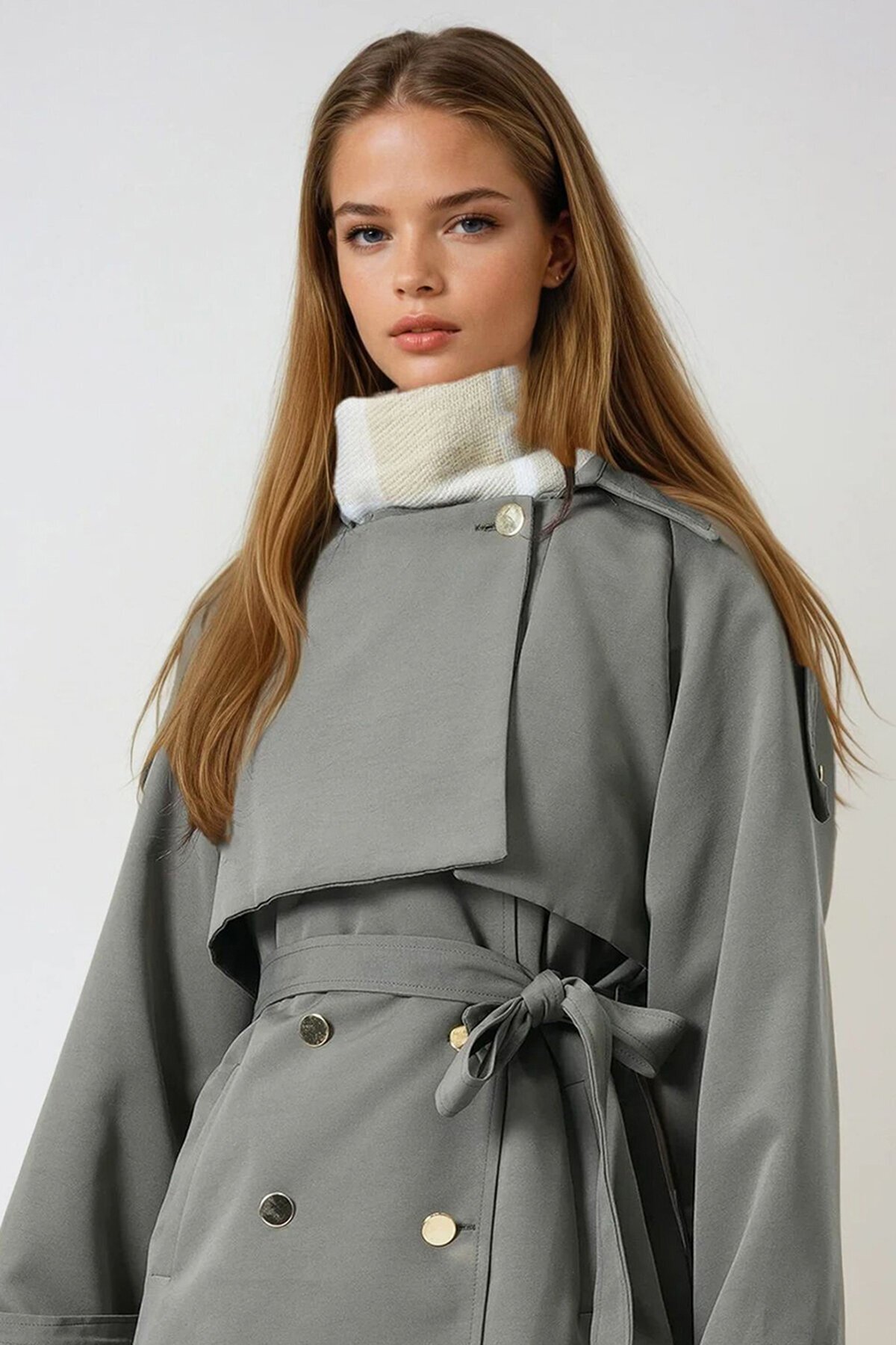 Haki Çift Cepli  Astarlı Kemerli Omuzu Ve Beli Apoletli Trençkot