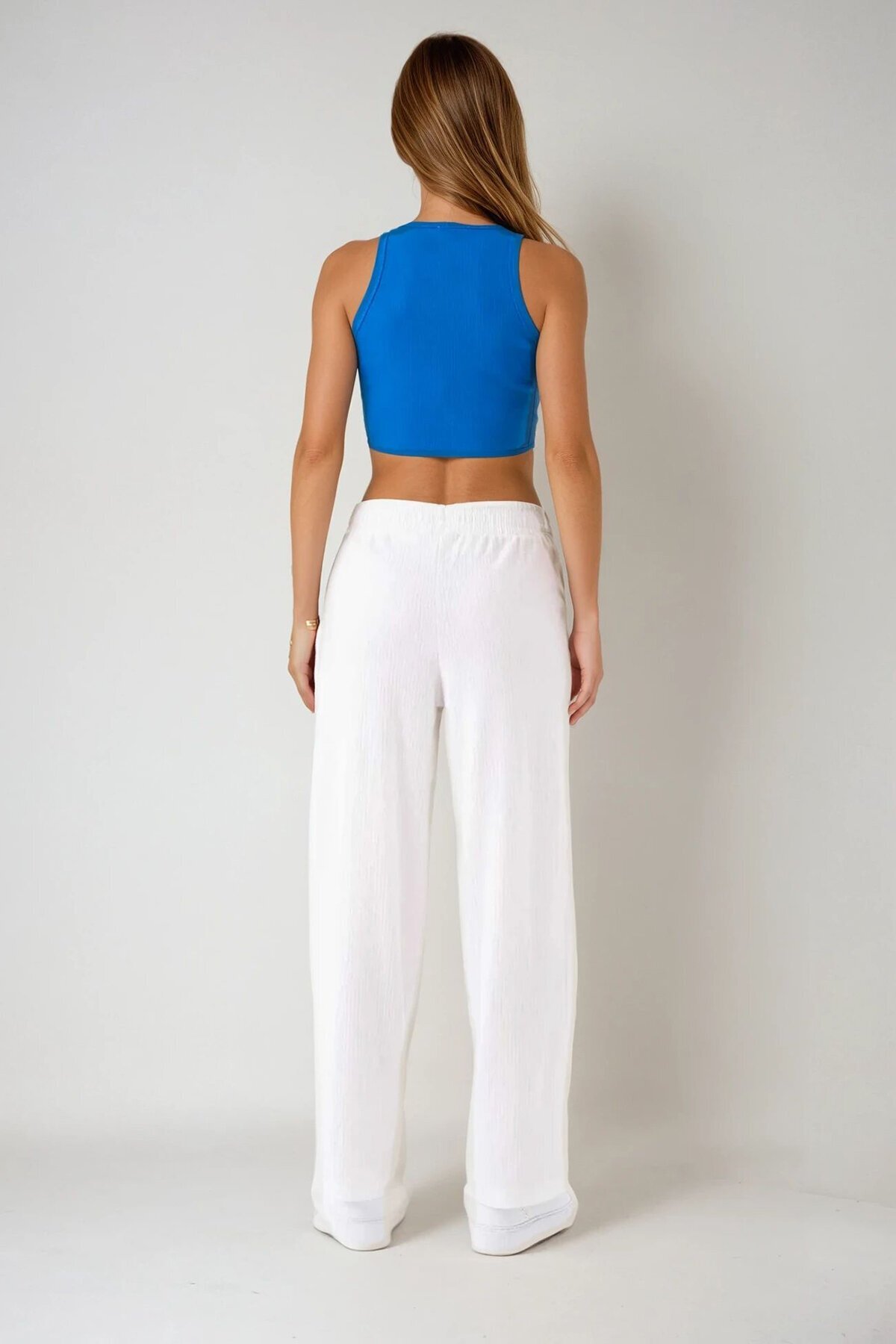 Mavi Halter Yaka Esnek Pamuklu Kısa Bluz