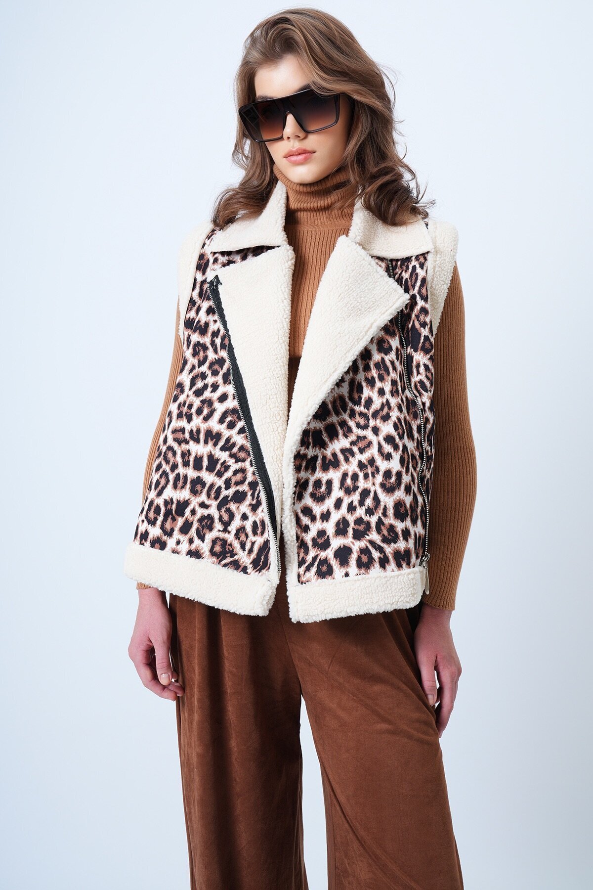 İçi Kürklü  Kruvaze Yaka Leopar Yelek