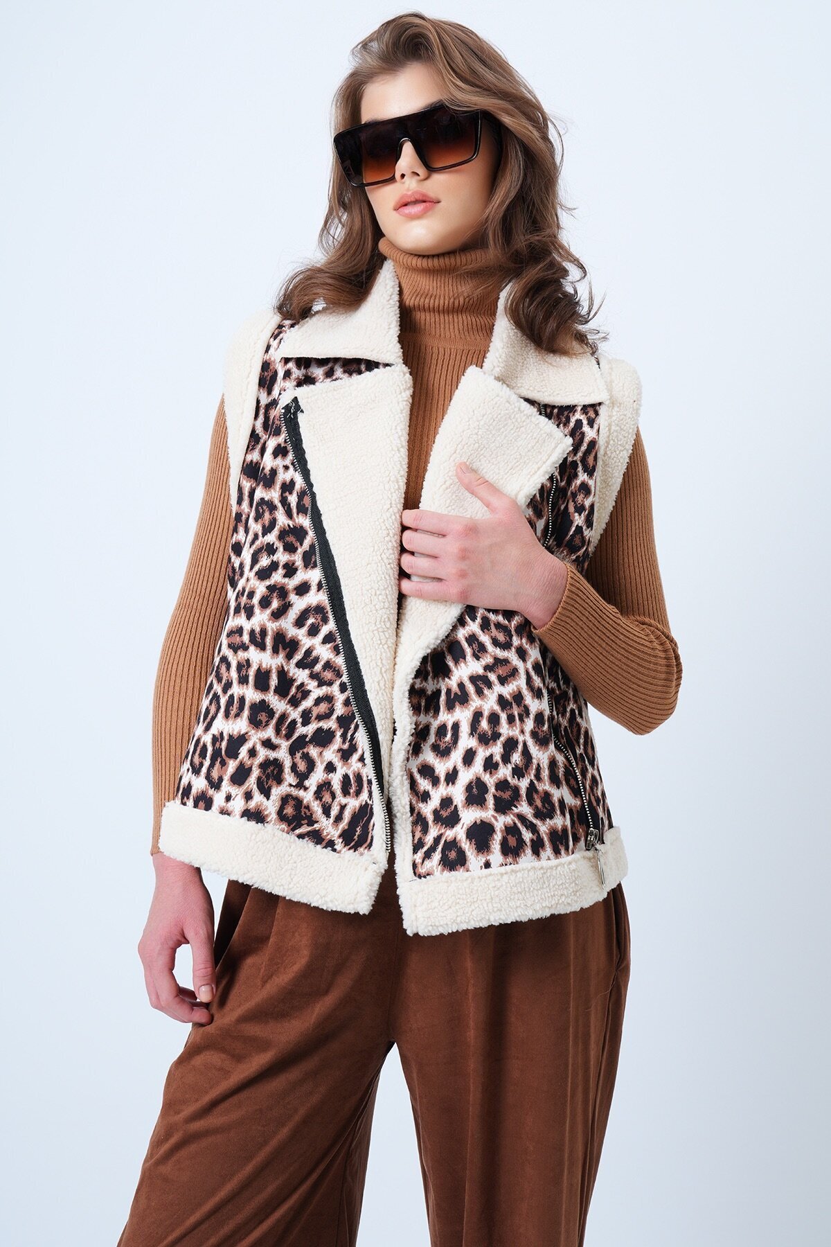 İçi Kürklü  Kruvaze Yaka Leopar Yelek