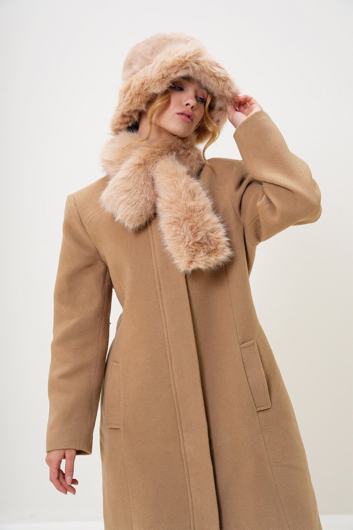 Camel İçten Geçmeli Suni Kürk Boyunluk