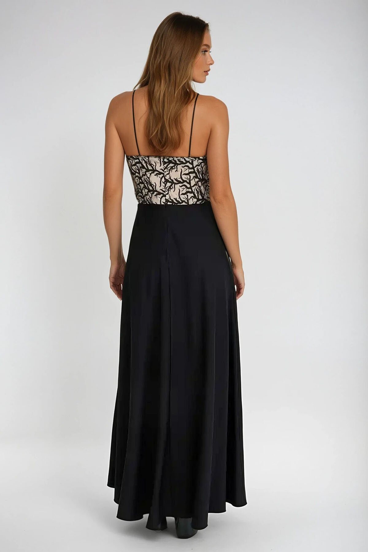 Siyah İnce Askılı Dantel Detaylı Kelebek Yaka Uzun Elbise