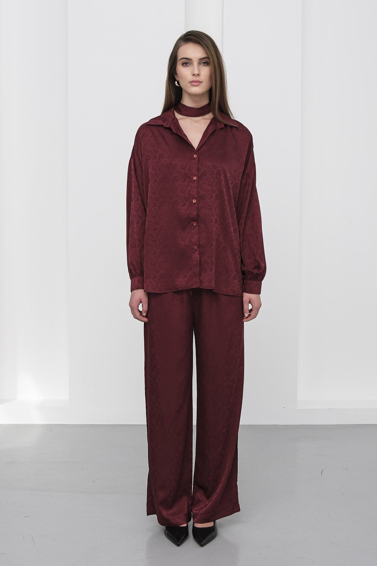 Jakar Desen Saten Gömlek Ve Pantolon Takım