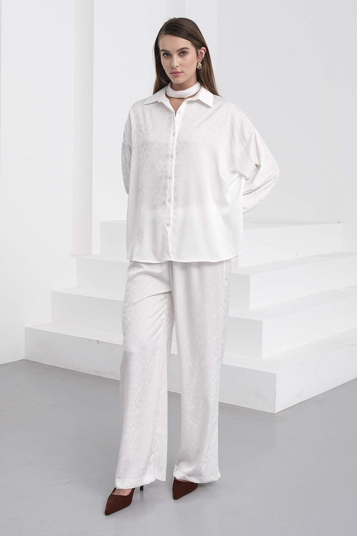 Jakar Desen Saten Gömlek Ve Pantolon Takım