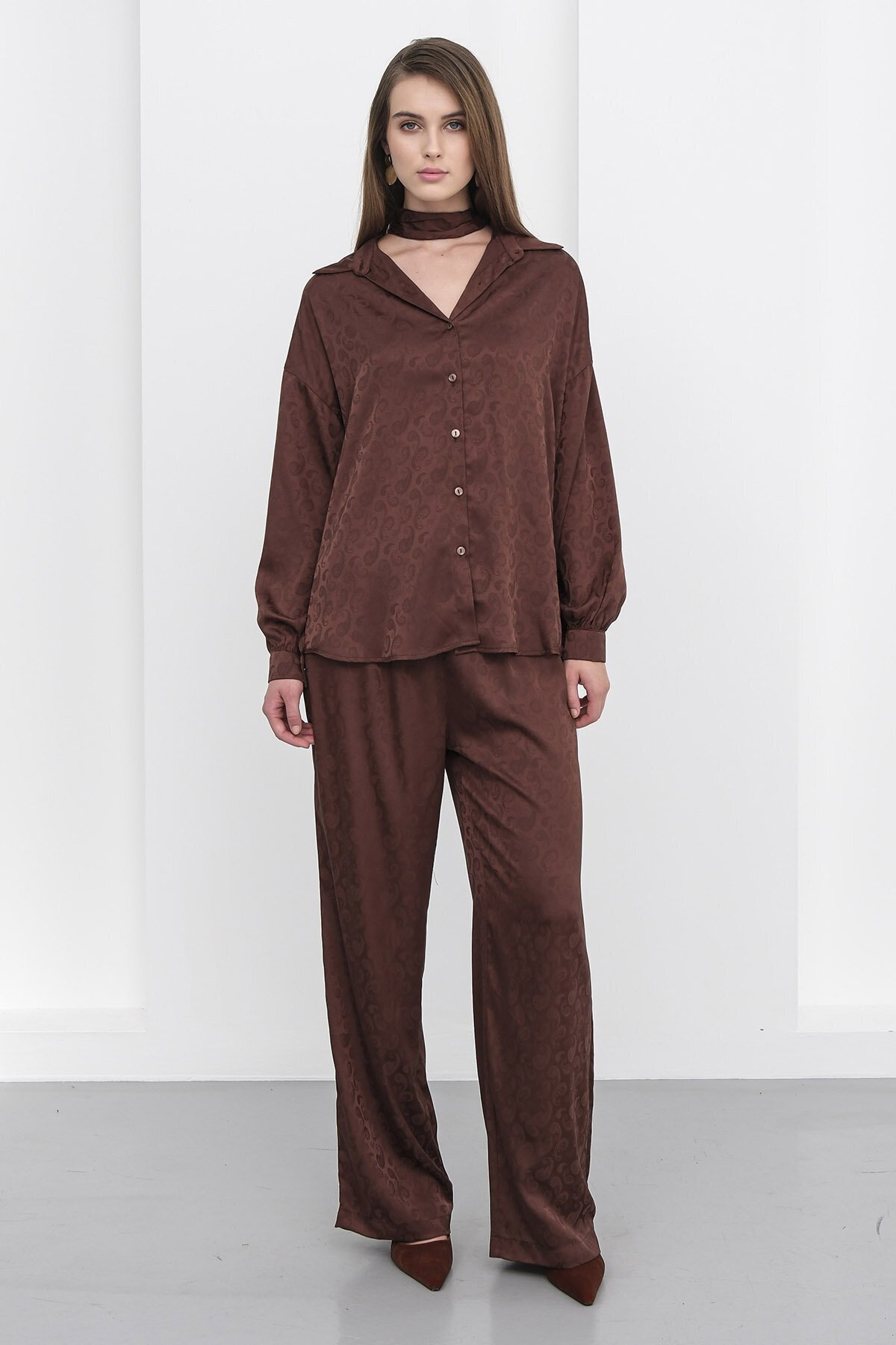Jakar Desen Saten Gömlek Ve Pantolon Takım