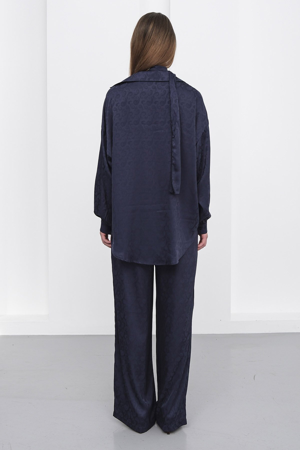 Jakar Desen Saten Gömlek Ve Pantolon Takım