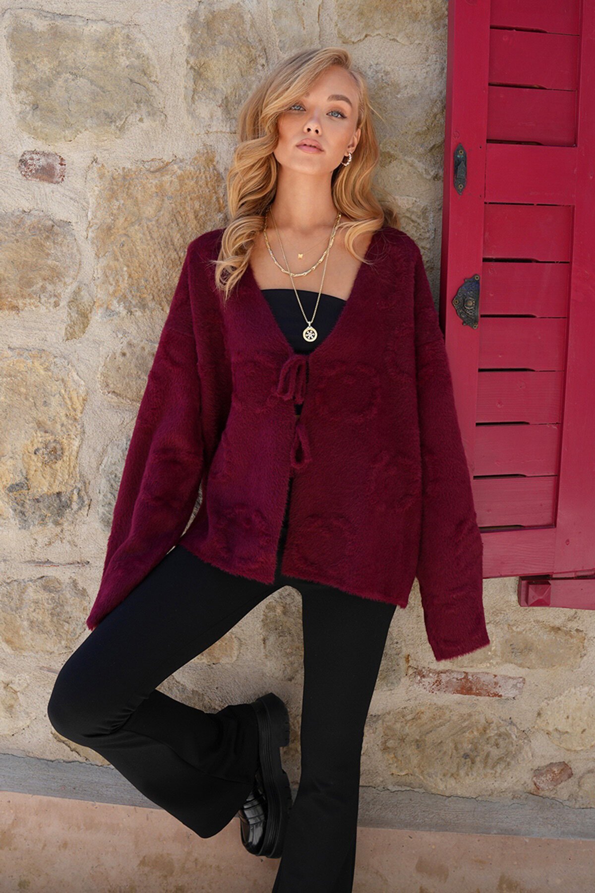 Kabartma Desen Yumoş Sakallı Triko Ceket