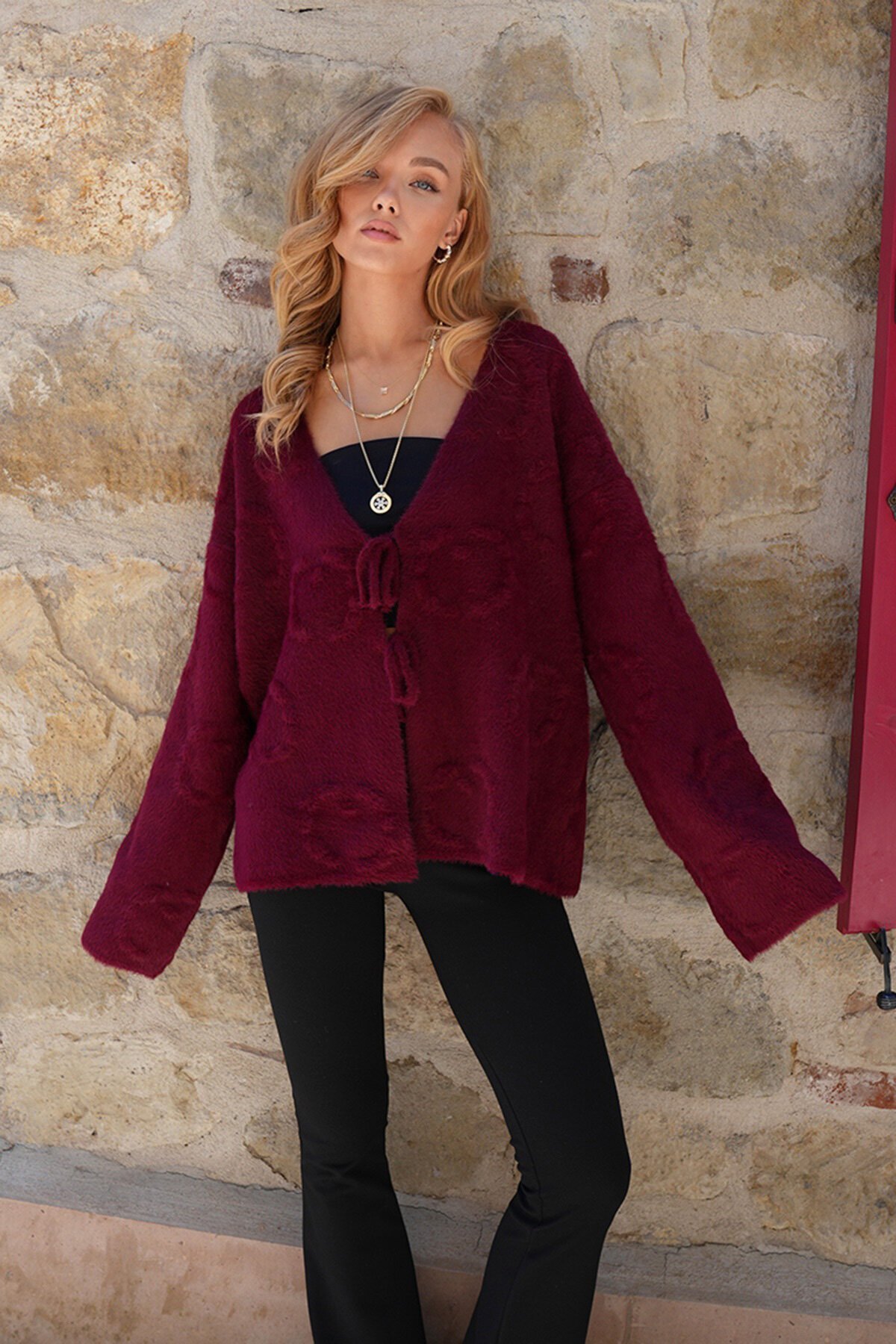 Kabartma Desen Yumoş Sakallı Triko Ceket