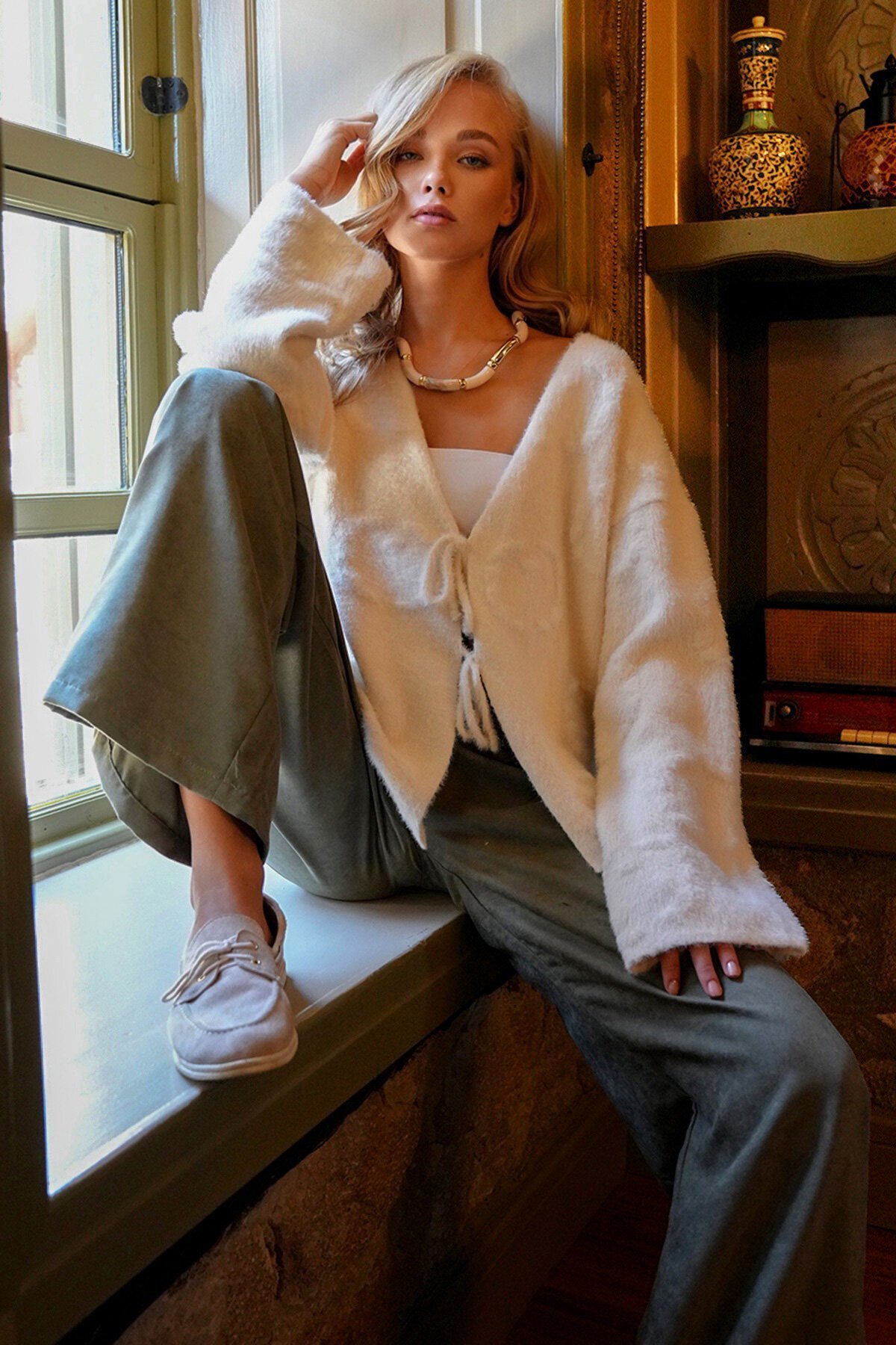 Kabartma Desen Yumoş Sakallı Triko Ceket