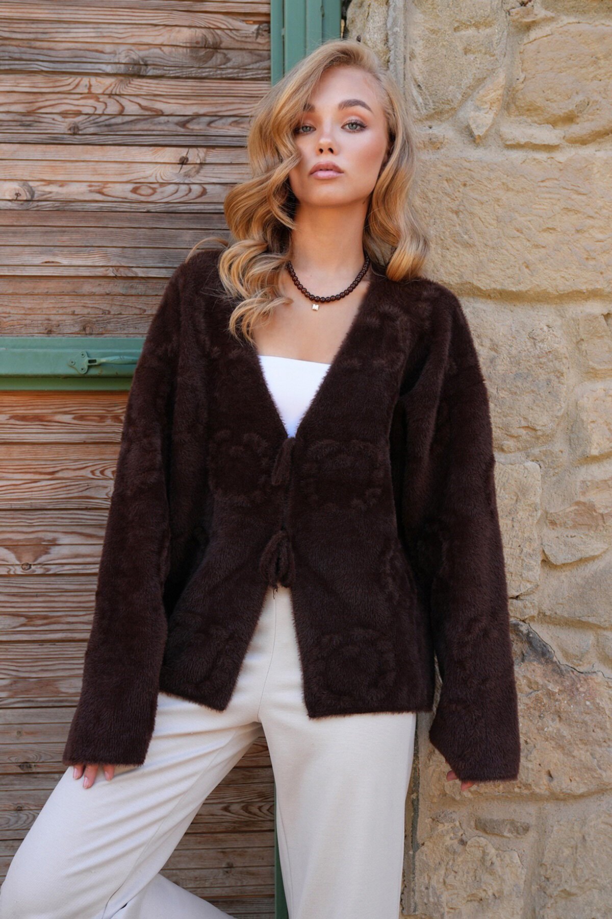 Kabartma Desen Yumoş Sakallı Triko Ceket