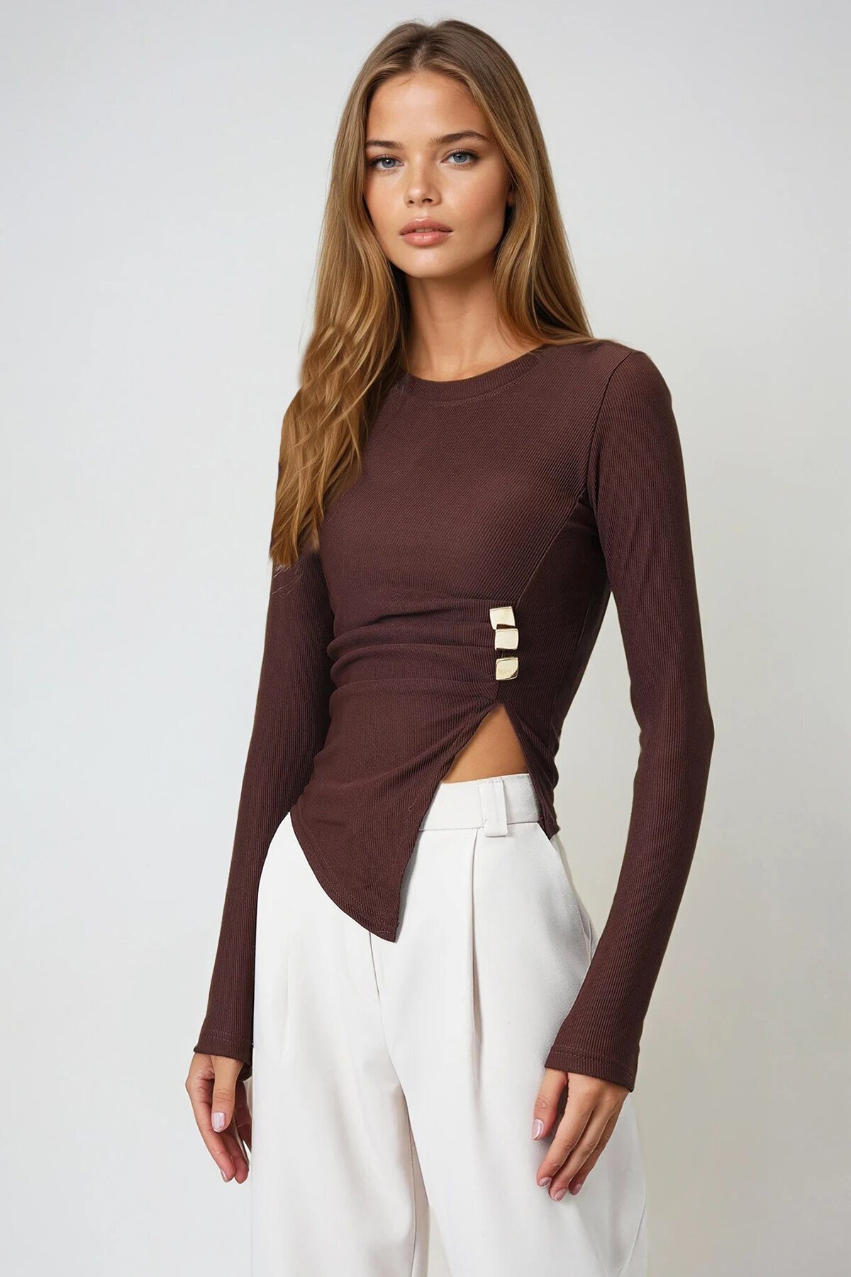 Kahverengi Bisiklet Yaka Asimetrik Kesim Aksesuar Detaylı Fitilli Bluz