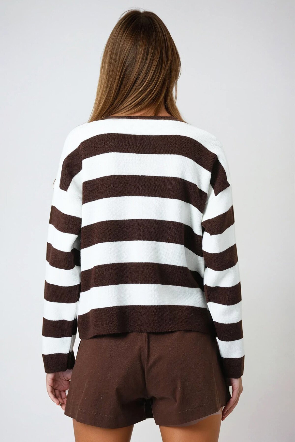 Kahverengi Kalın Çizgili Düğmeli Triko Hırka