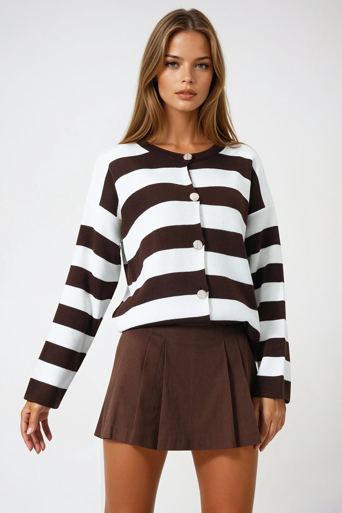 Kahverengi Kalın Çizgili Düğmeli Triko Hırka