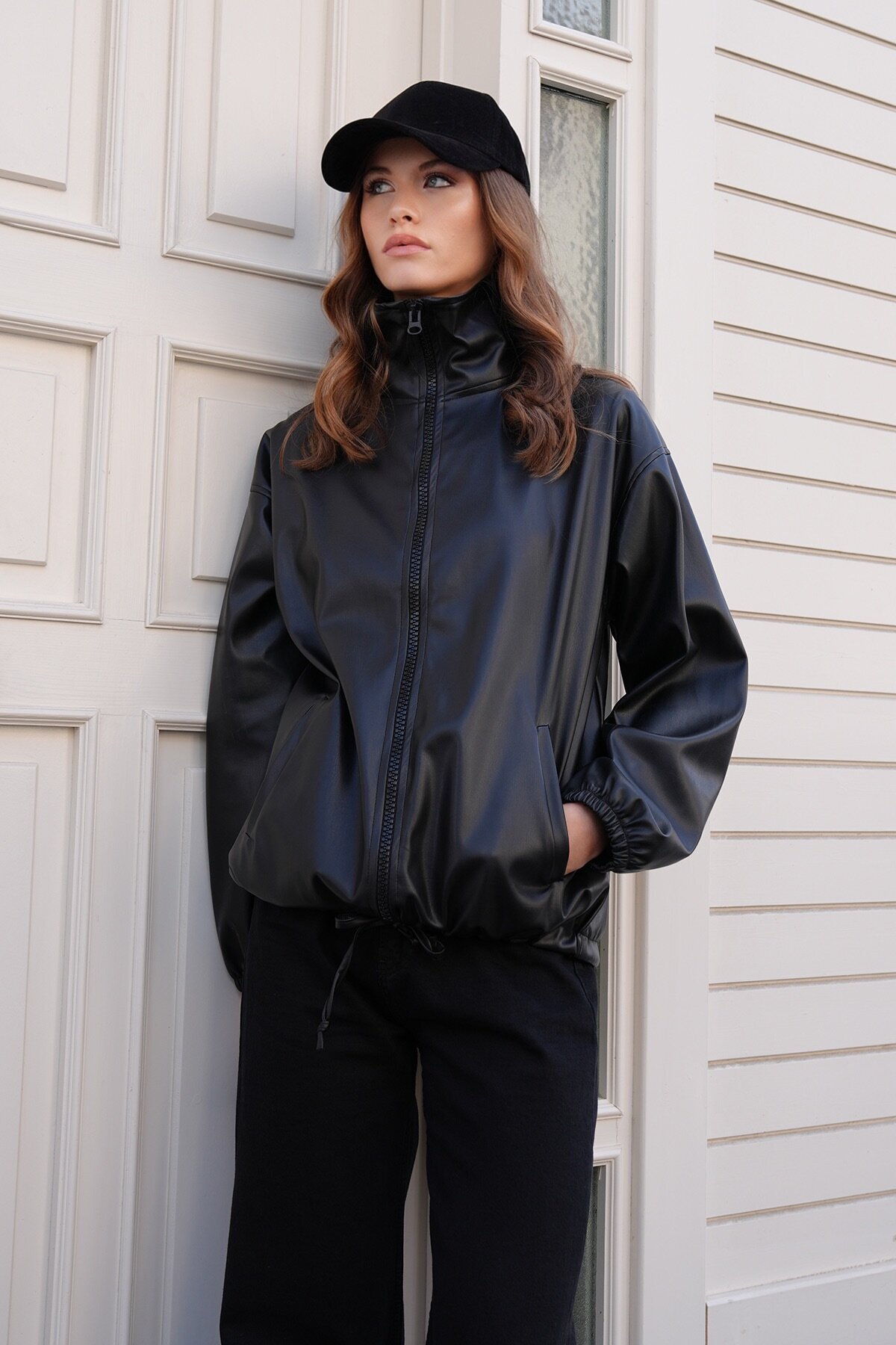 Kapüşonlu Fermuar Kapamalı Çift Cepli Suni Deri Ceket