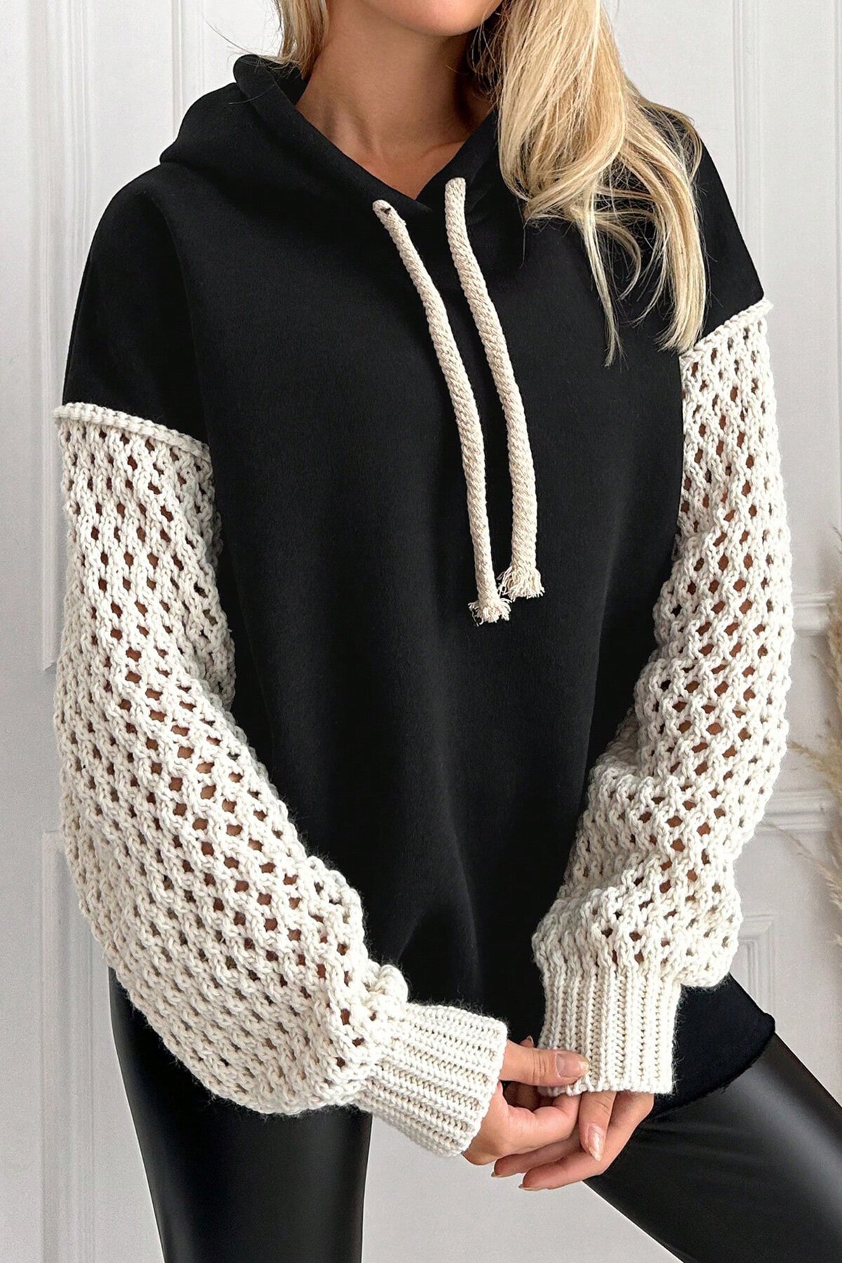 Siyah Kapüşonlu File Örgü Kol Bağcıklı 3 İplik Sweatshirt