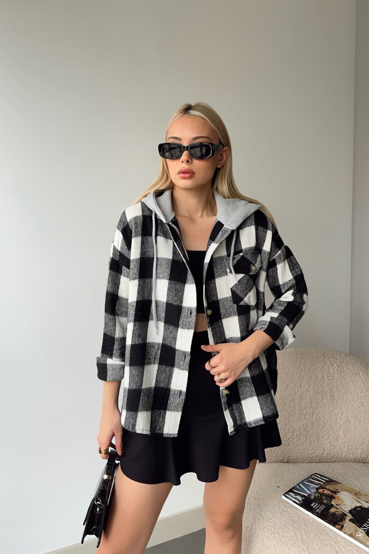 Siyah Kapüşonlu Oversize Cepli Düğmeli Ekose Gömlek Ceket