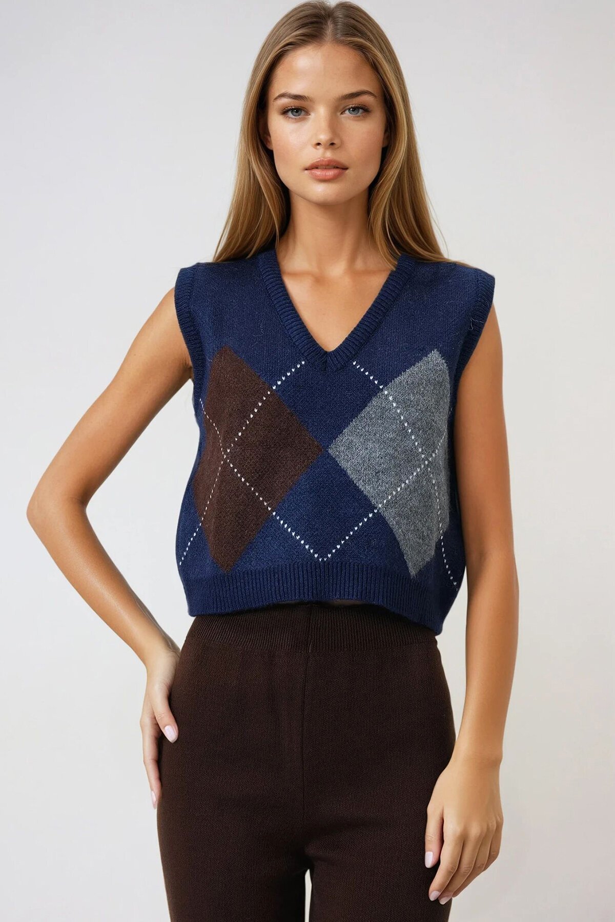 Kare Desenli V Yaka Kolsuz Hırka