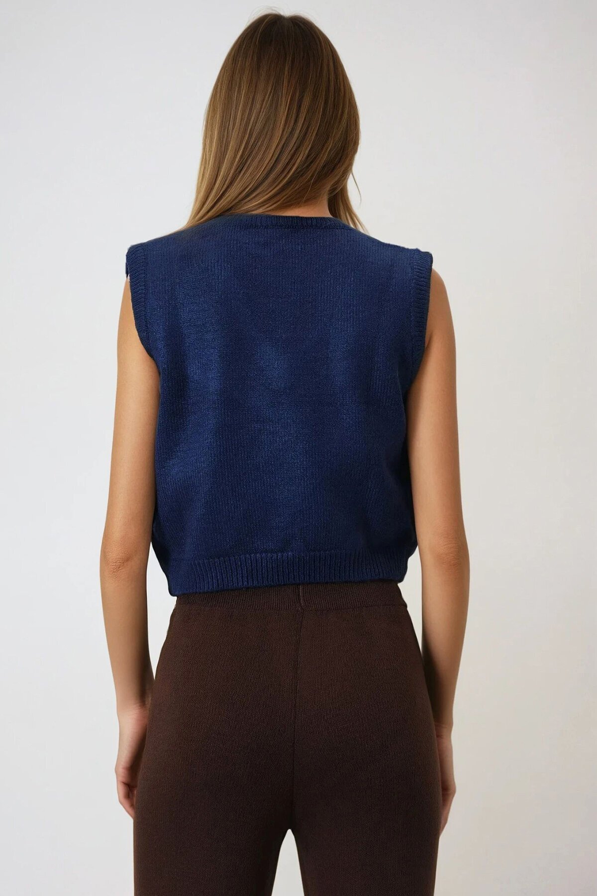 Kare Desenli V Yaka Kolsuz Hırka