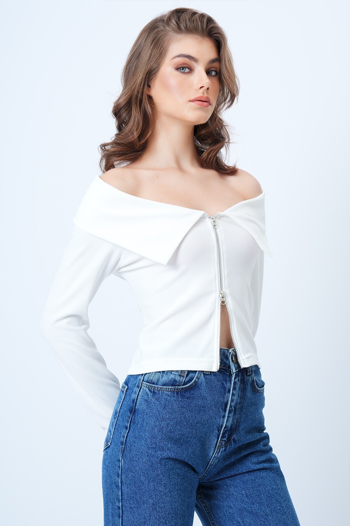 Karmen Yaka Fermuar Detaylı Ottoban Bluz