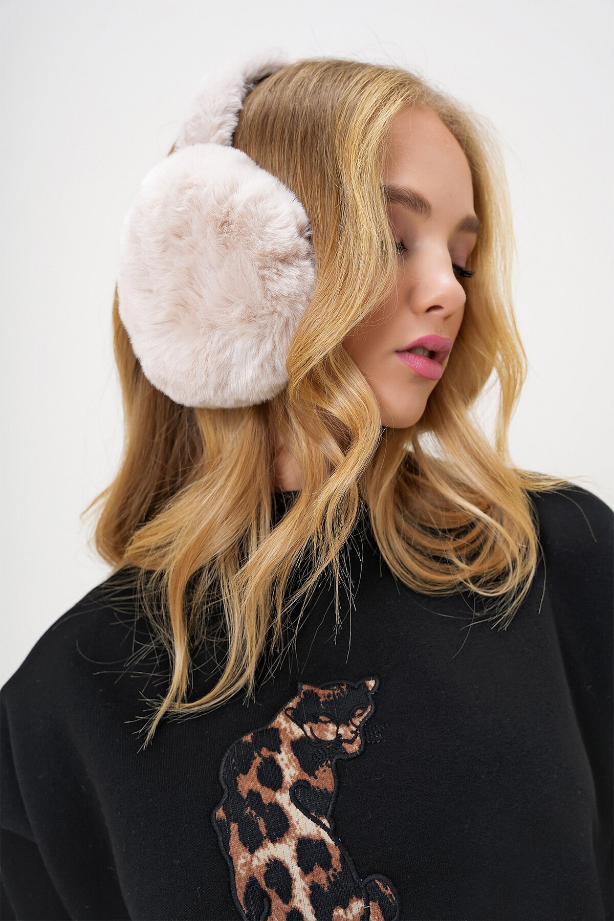 Vanilya Katlanabilir Tasarımlı Suni Kürük Kulaklık