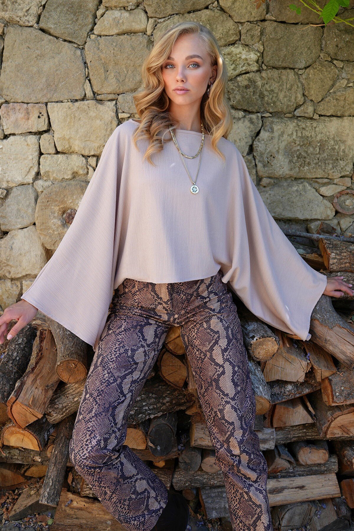 Kayık Yaka Kendinden Dokulu Yarasa Kol Bluz