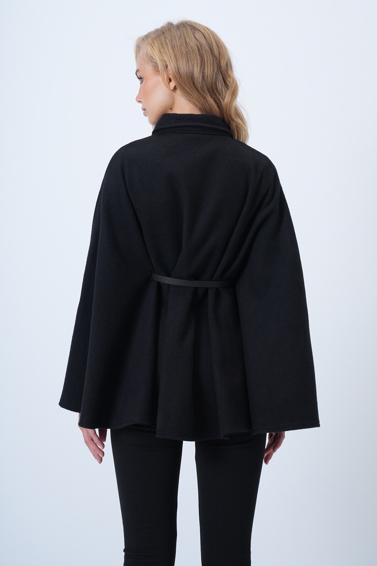 Kemer Detaylı Kaşe Pelerin Kaban