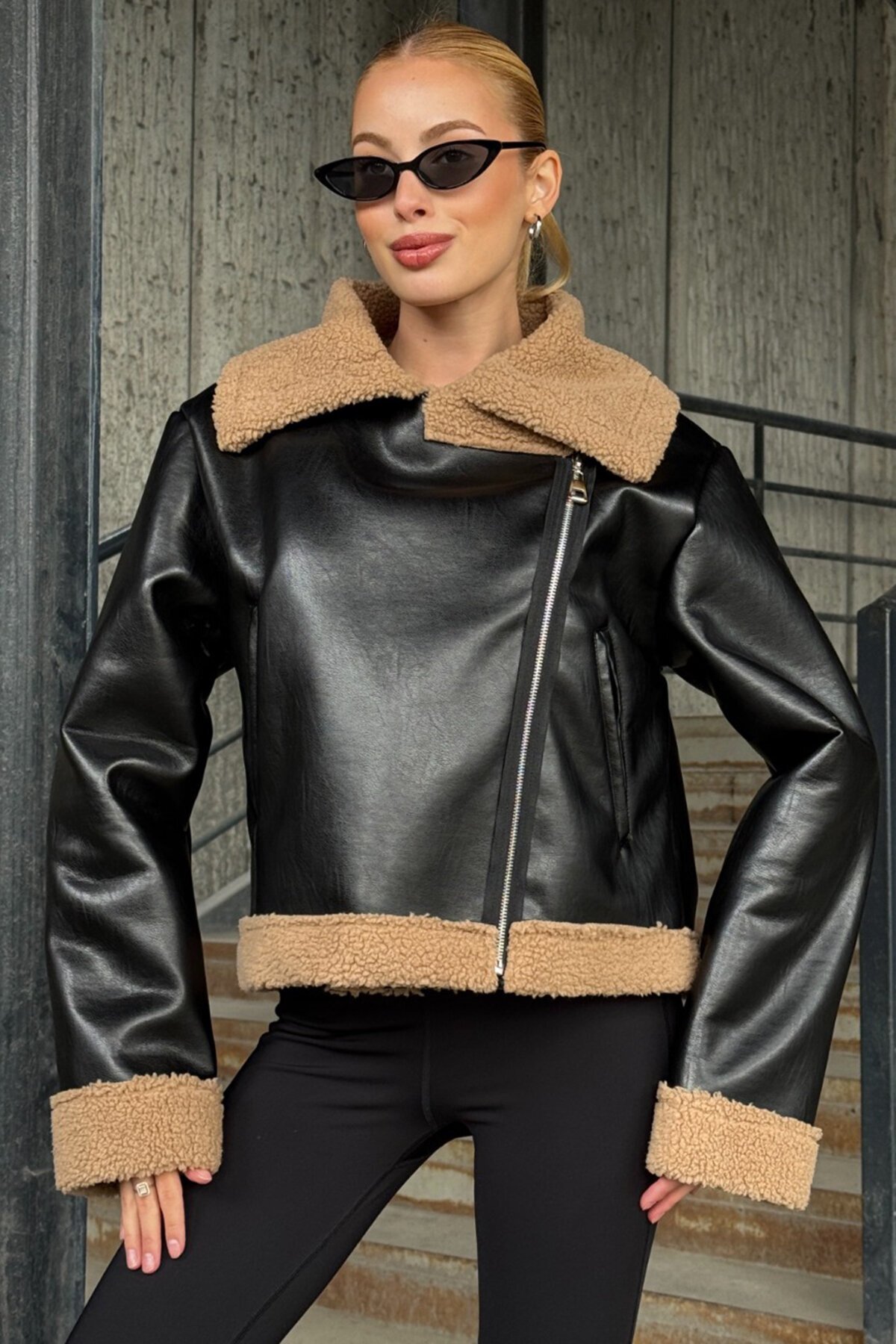 Kruvaze Yaka Fermuar Kapamalı İçi Kürklü Mont