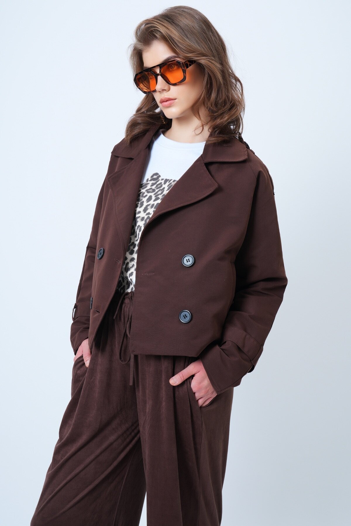 Kruvaze Yaka İçi Astarlı Kısa Trenç Ceket