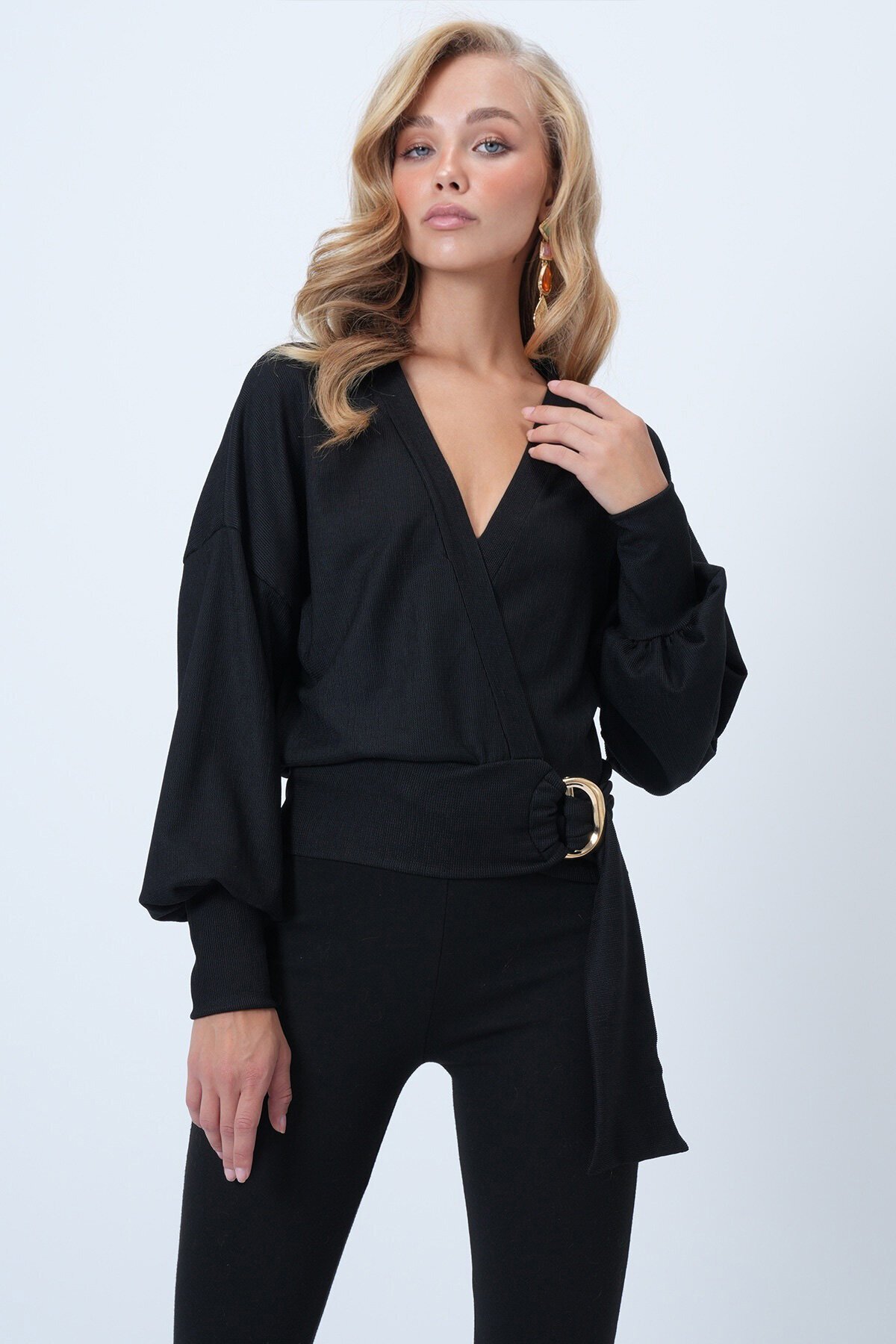 Kruvaze Yaka Kemerli Manşet Kollu Dokuma Bluz