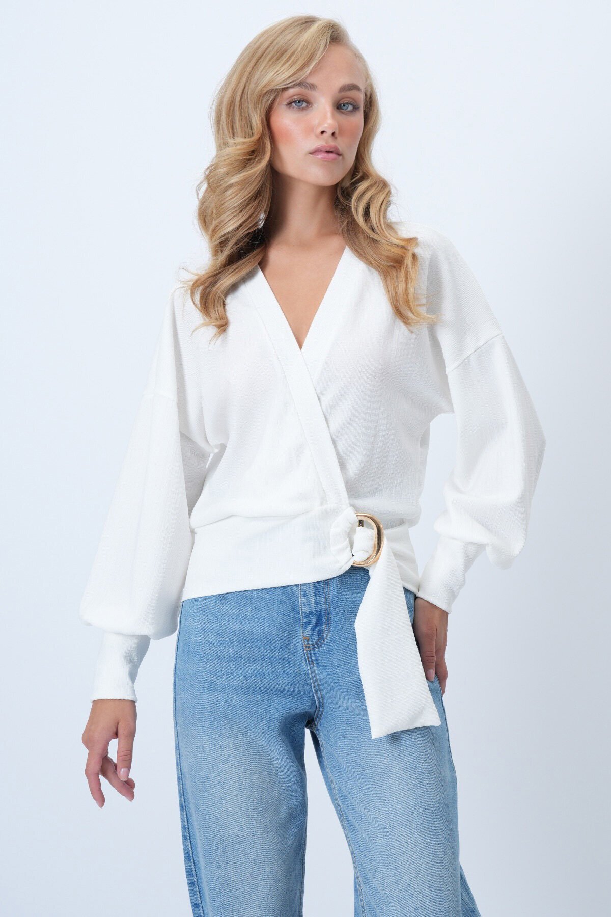 Kruvaze Yaka Kemerli Manşet Kollu Dokuma Bluz