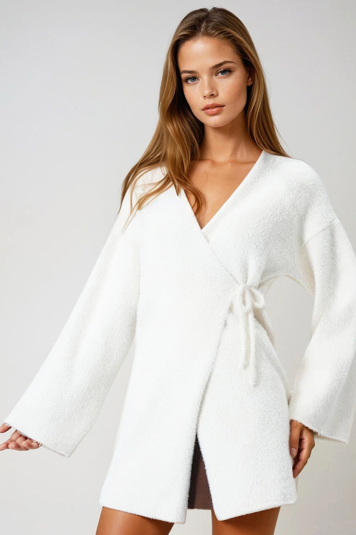 Kruvaze Yaka Püsküllü Hırka