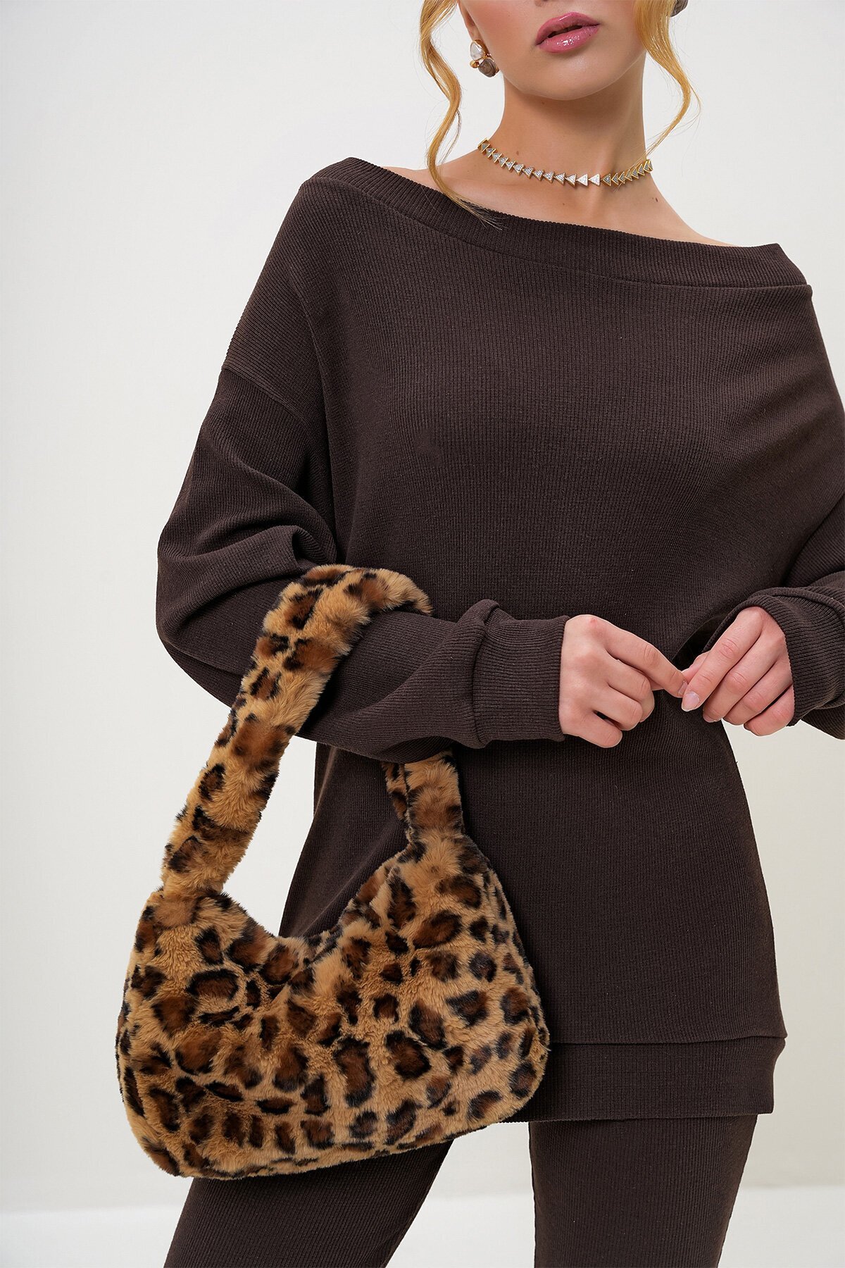 Leopar Leopar Desenli Peluş Omuz Çantası