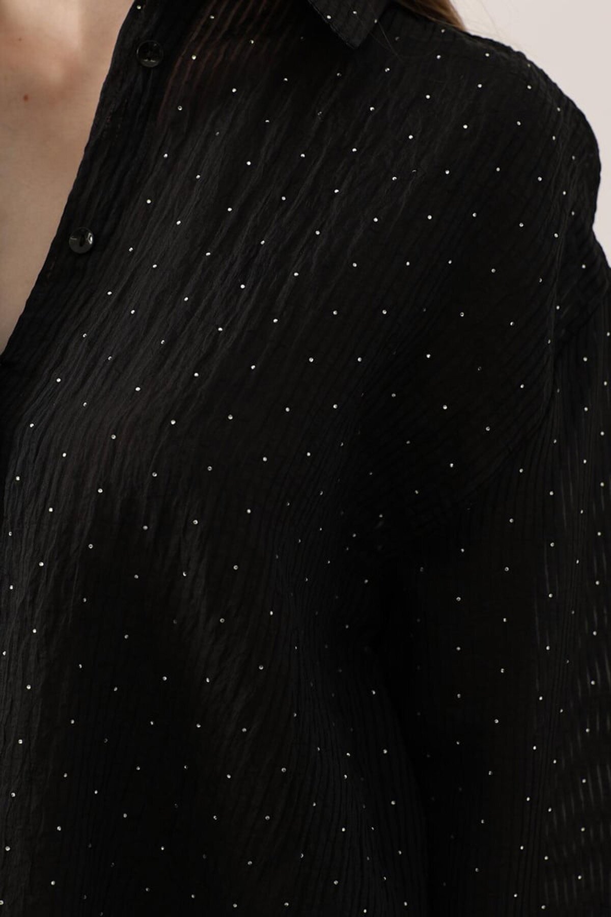 Mini Taş İşlemeli Kırışık Dokulu Oversize Gömlek