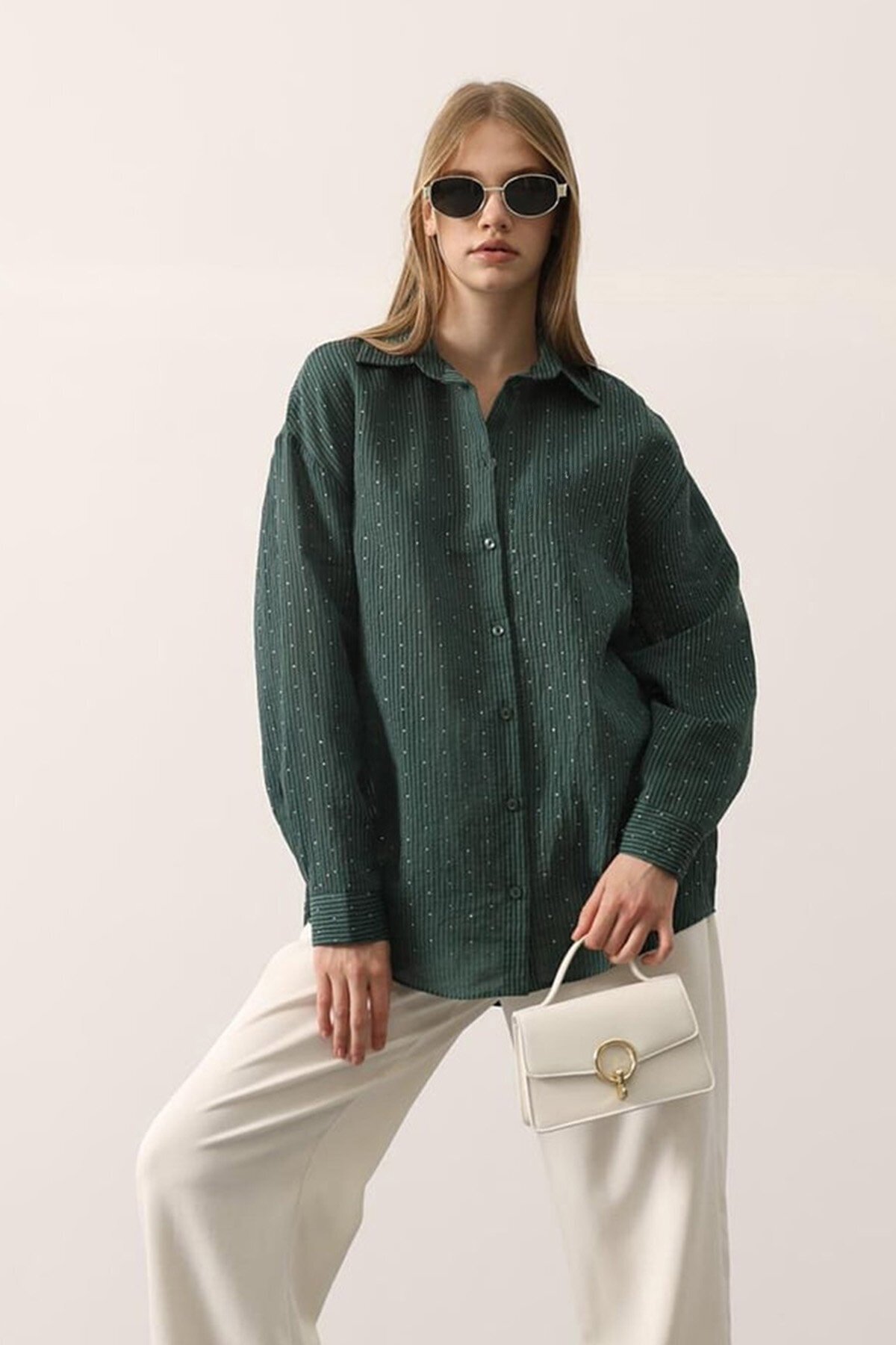 Mini Taş İşlemeli Kırışık Dokulu Oversize Gömlek