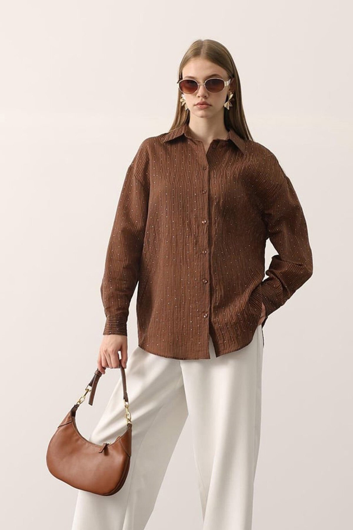 Mini Taş İşlemeli Kırışık Dokulu Oversize Gömlek