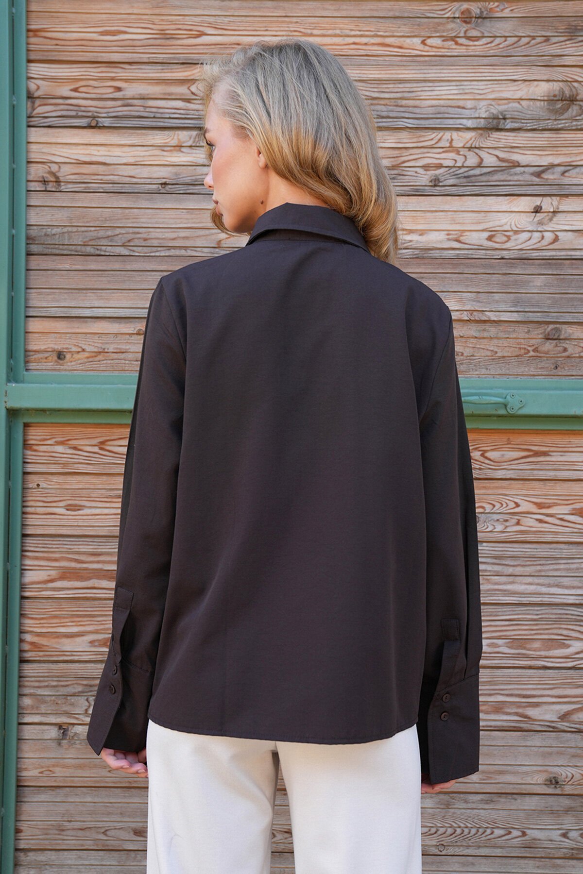 Nervür Dikişli Gizli Patlı Tasarım Gömlek