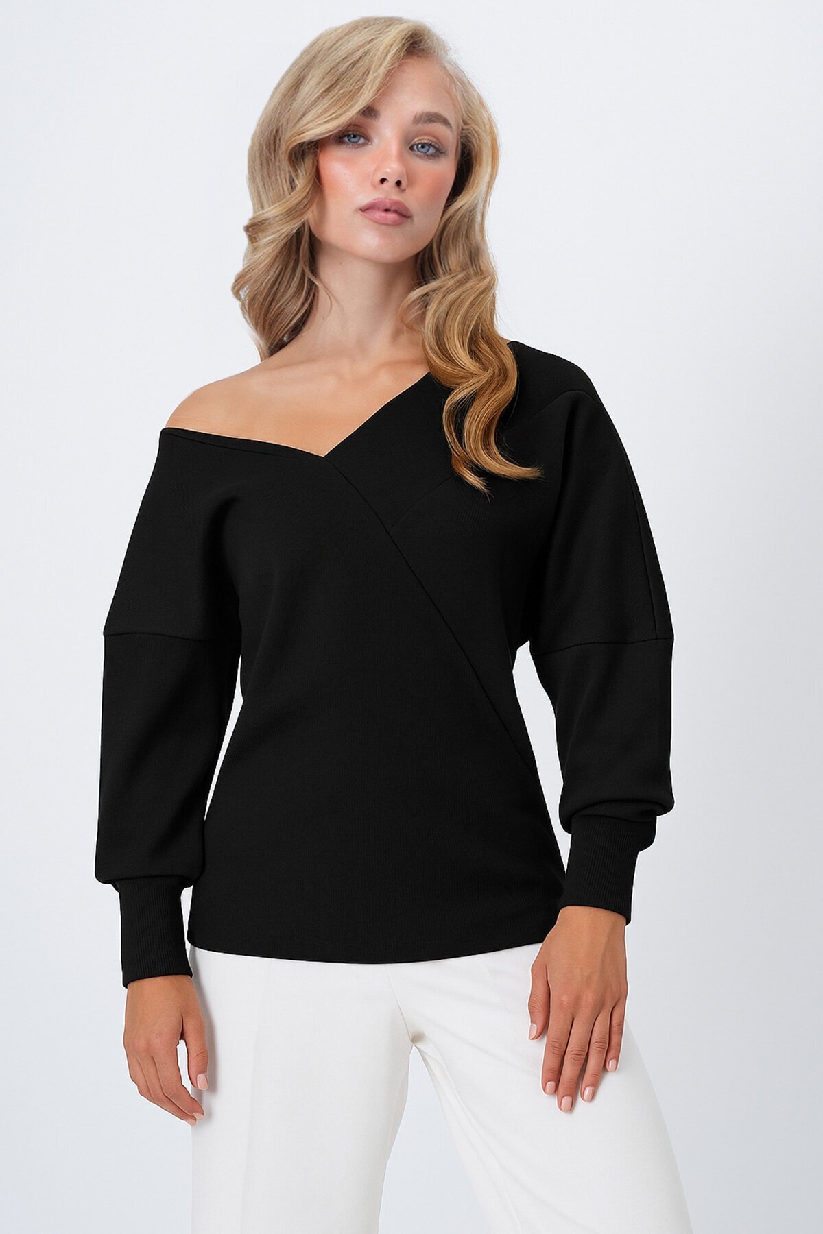 Ön Arka V Yaka Asimetrik Kesimli Bluz