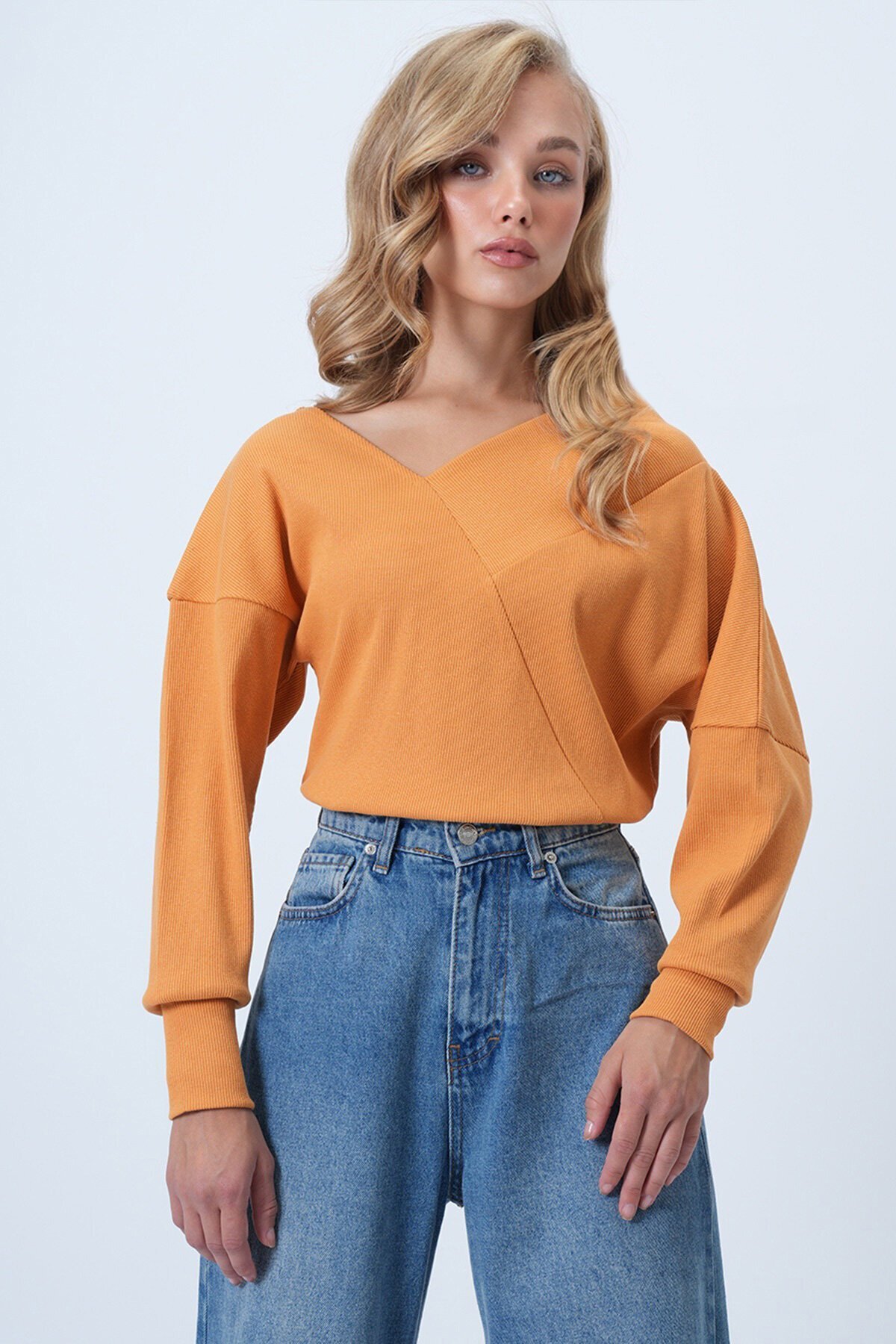 Ön Arka V Yaka Asimetrik Kesimli Bluz