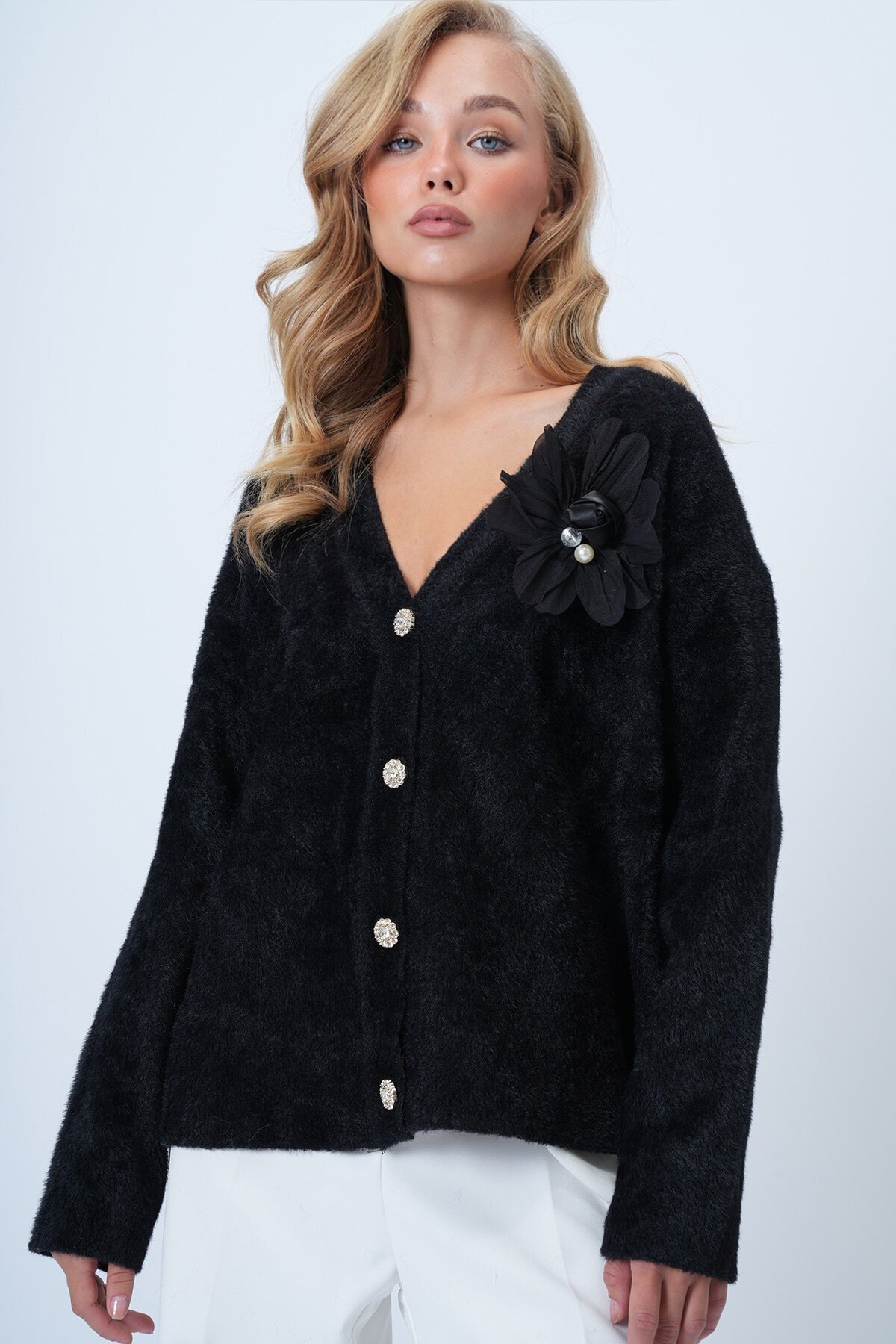 Organze Çiçek Tasarımlı Taş Düğmeli Yumoş Sakallı Hırka