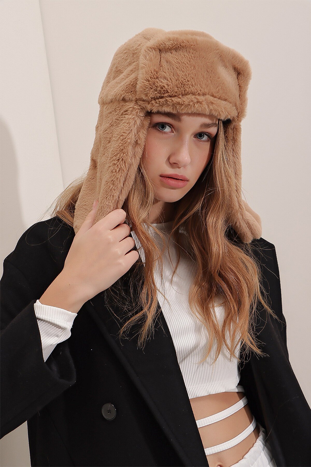 Kahverengi Peluş Kulaklıklı Yumoş Şapka