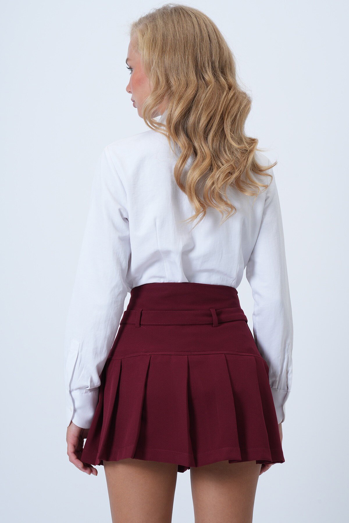 Pileli Kemerli Mini Etek