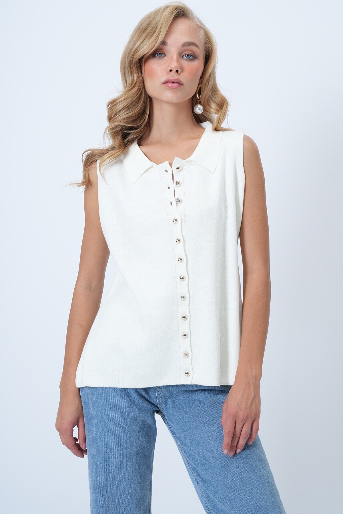 Polo Yaka Gold Düğmeli Triko Yelek