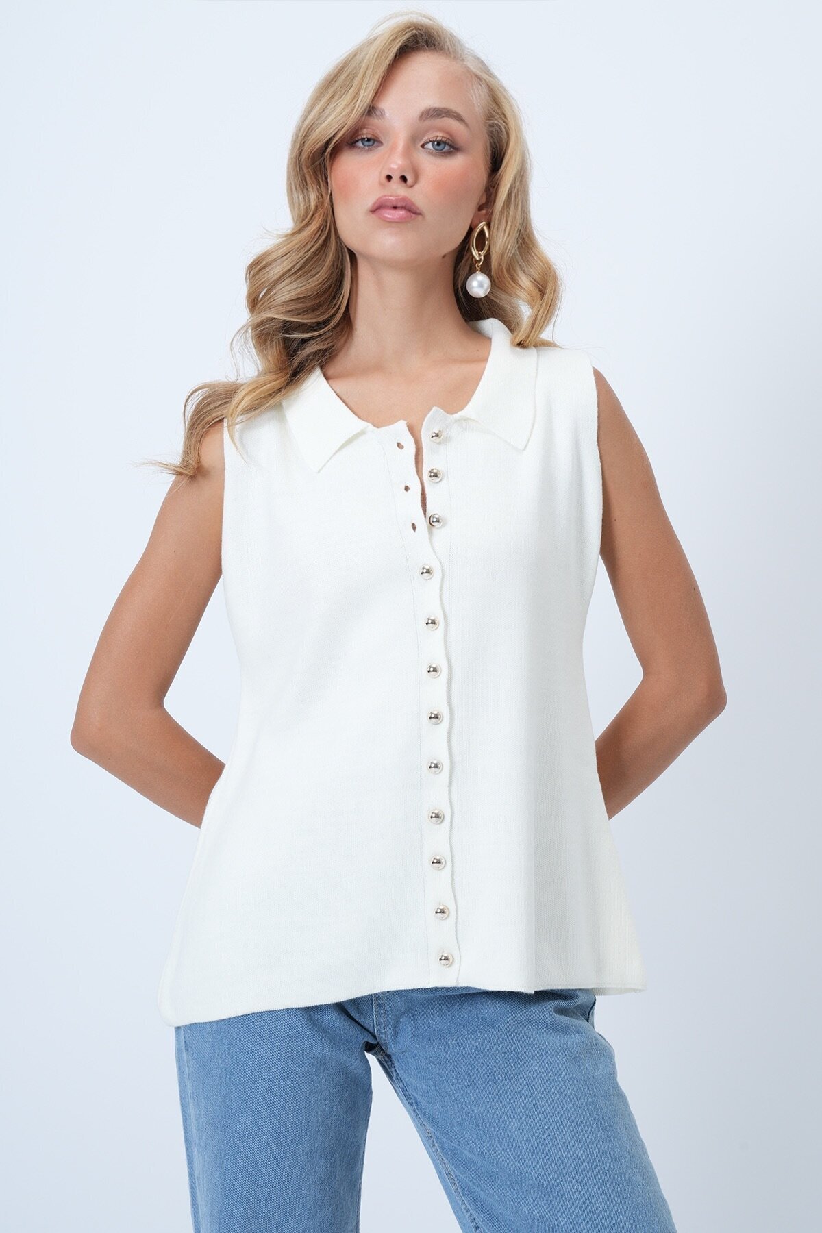 Polo Yaka Gold Düğmeli Triko Yelek