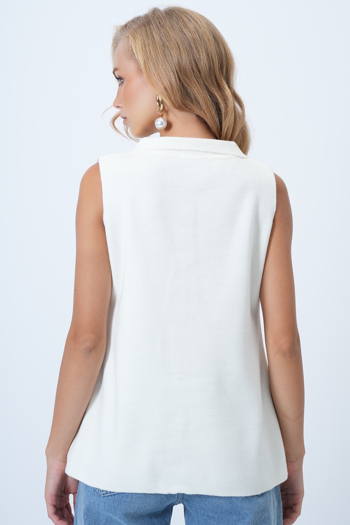 Polo Yaka Gold Düğmeli Triko Yelek