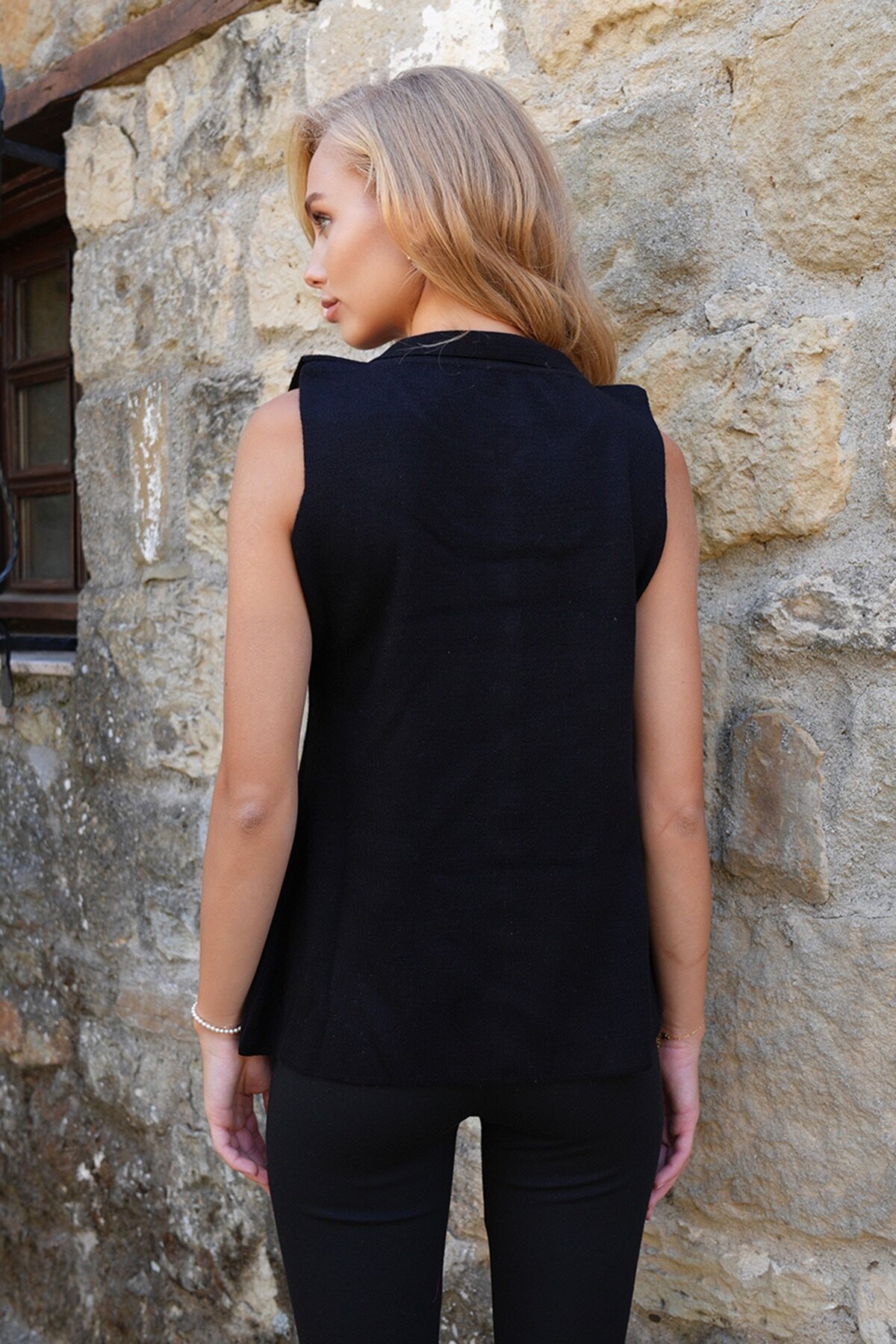 Polo Yaka Gold Düğmeli Triko Yelek