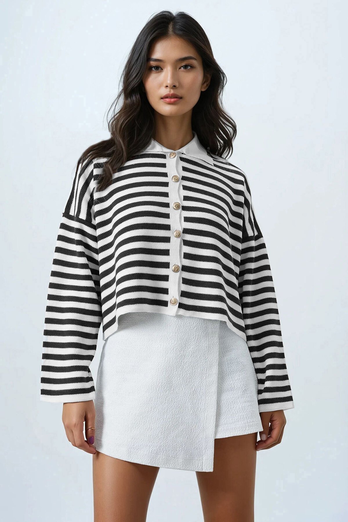 Polo Yaka Metal Düğmeli Çizgi Desenli Kısa Hırka