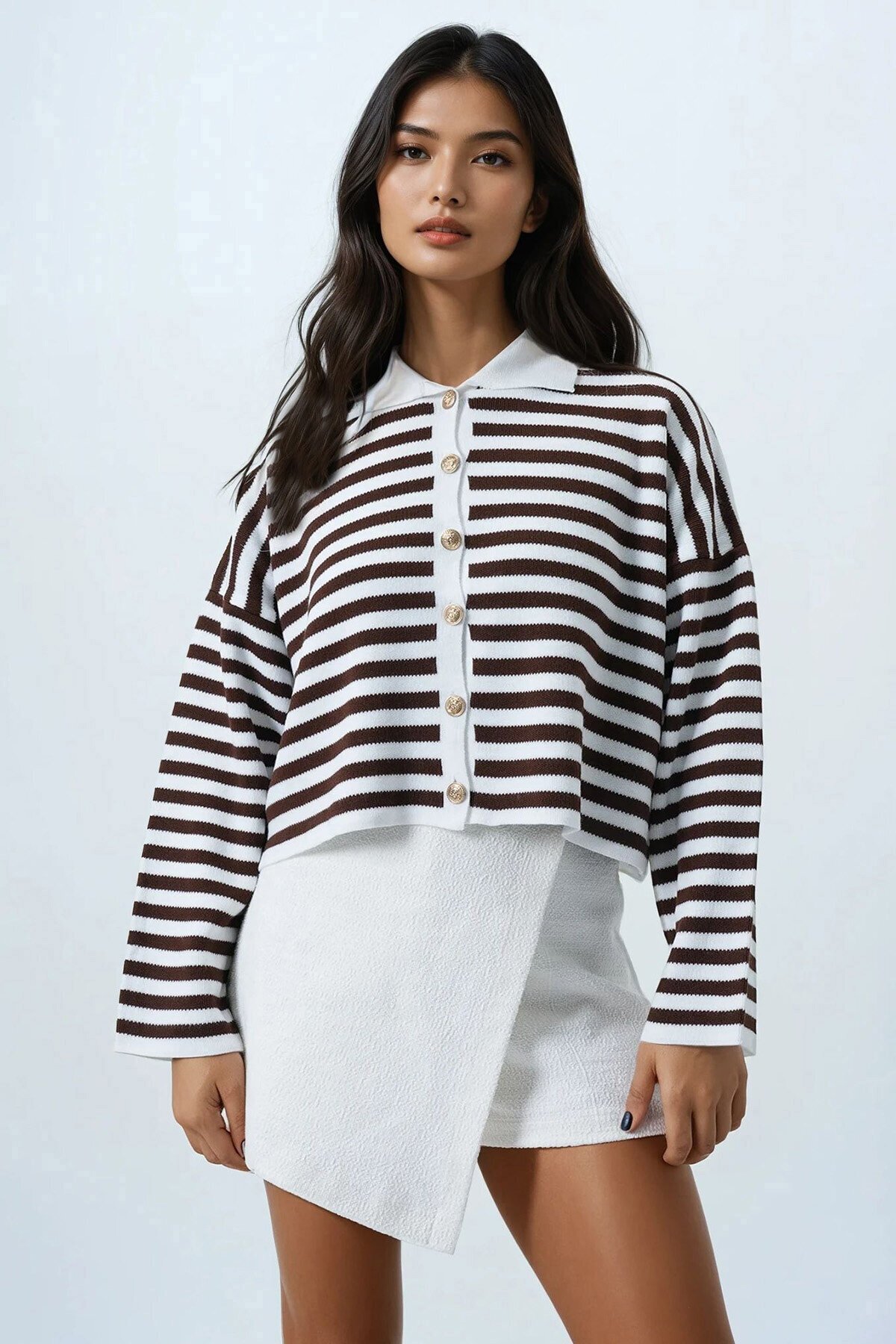 Polo Yaka Metal Düğmeli Çizgi Desenli Kısa Hırka