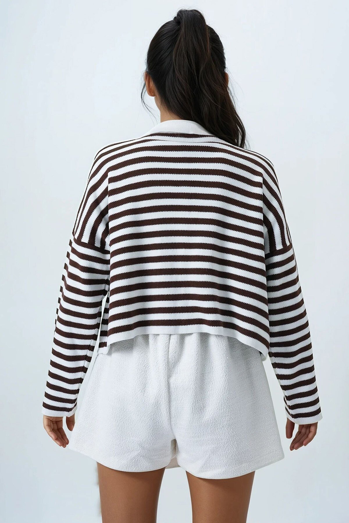 Polo Yaka Metal Düğmeli Çizgi Desenli Kısa Hırka