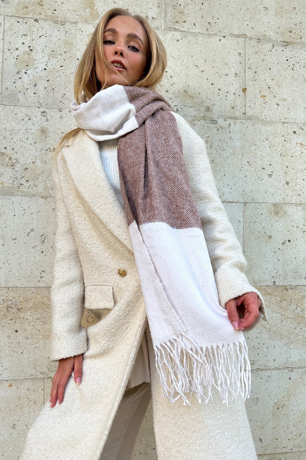 Ekru Püskül Detaylı Desenli Şal